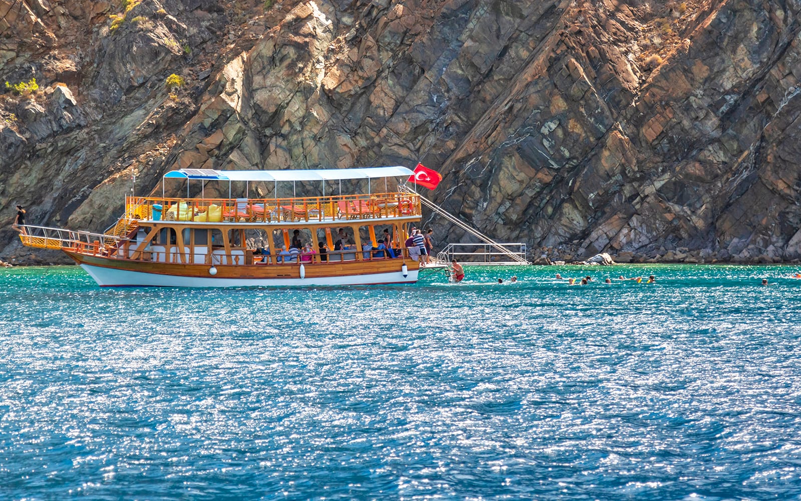 d05325d1915aeac6790386c079d364d4-20329-antalya-boat-trip-to-antalya-lower-du-den-waterfall-02.jpg