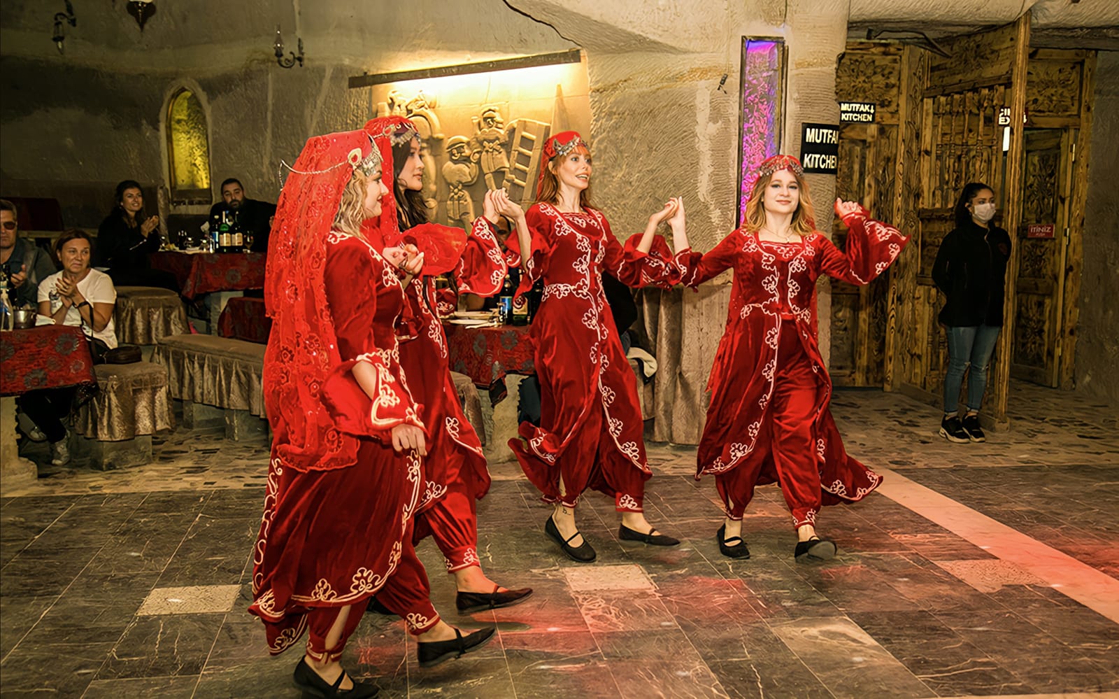 4f6510bf-2a7a-4a8d-9771-19e50ff7eb12-18376-cappadocia-cappadocia-turkish-night-in-a-cave-restaurant-with-transfer-01.jpg