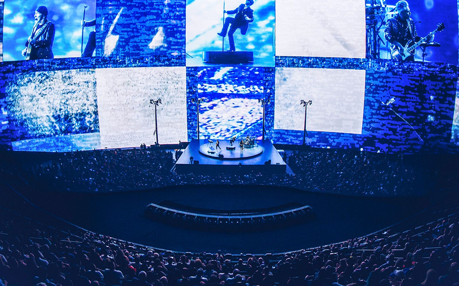 c48ac4621ee5a6c19ef6485485c8d0b9-31855-las-vegas-sphere-las-vegas-v-u2-an-immersive-concert-film-03.jpg