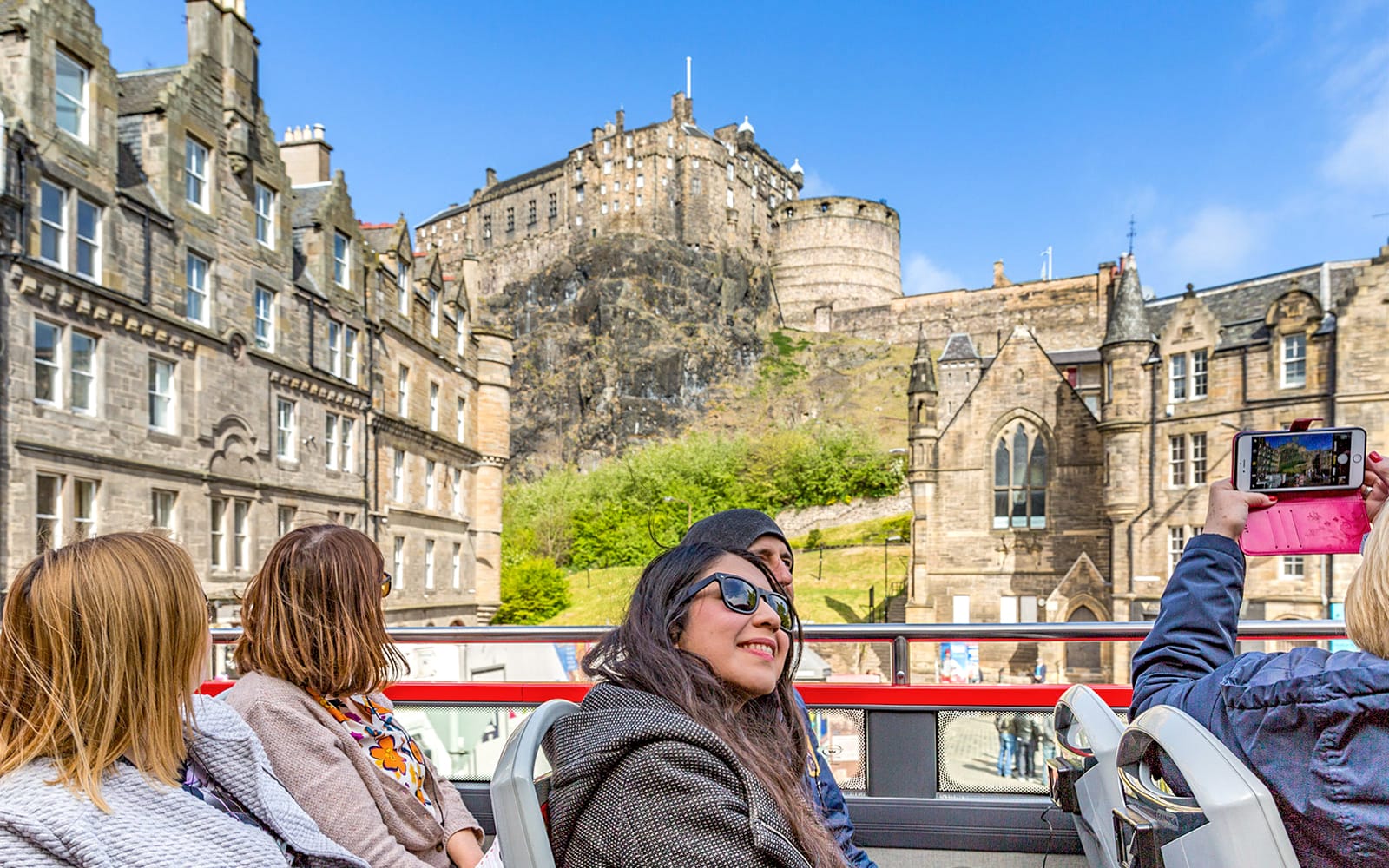 0ae2d5ddc448776f7471f2003aa50675-24555-edinburgh-skip-the-line-entry-tickets-to-3-royal-attractions-with-hop-on-hop-off-bus-tours-03.jpg