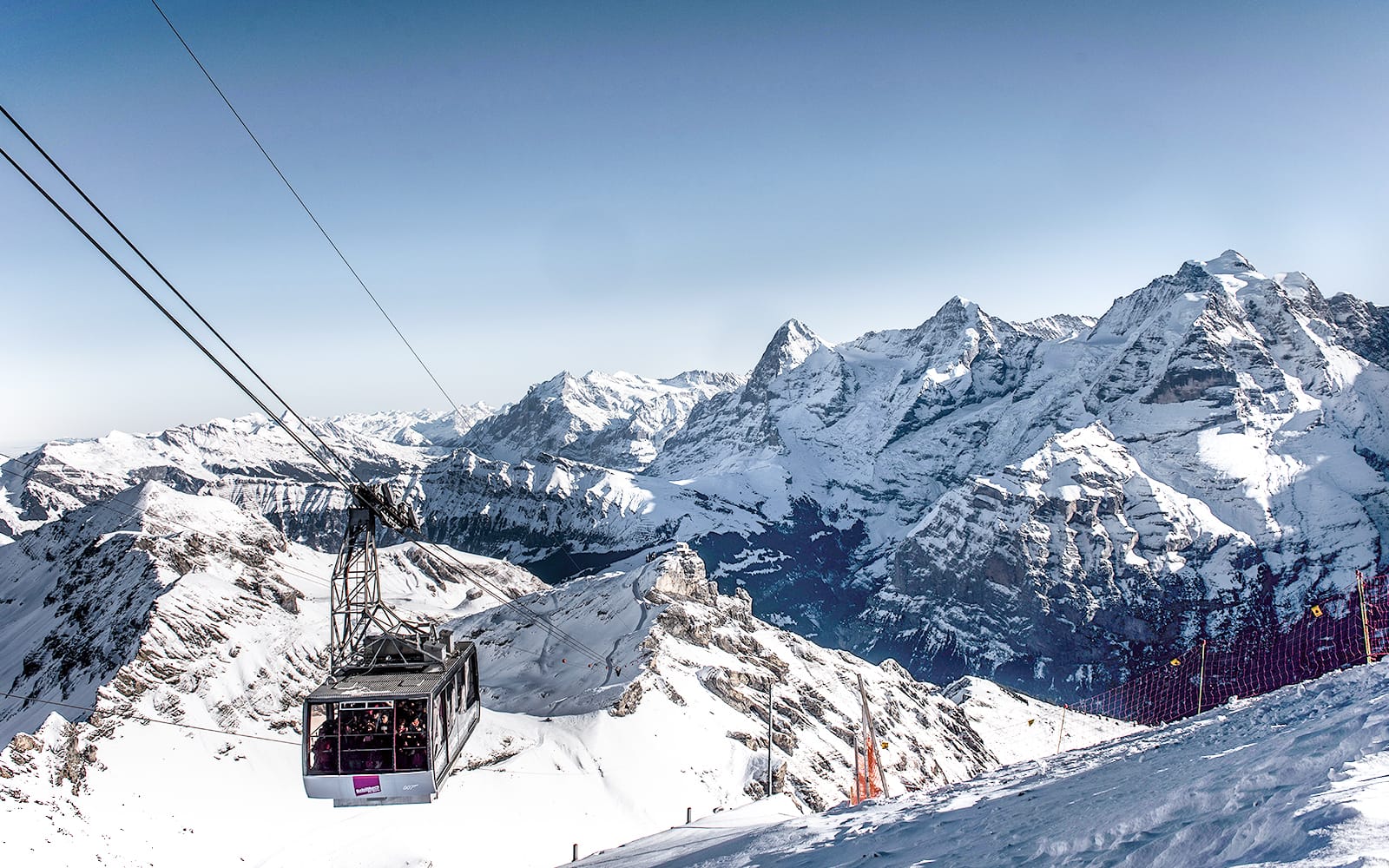 937a550c6bfd9d0145a3b2a6541f66b8-18062-interlaken-round-trip-cable-car-tickets-to-schilthorn-from-mu-rren-or-stechelberg-04.jpg