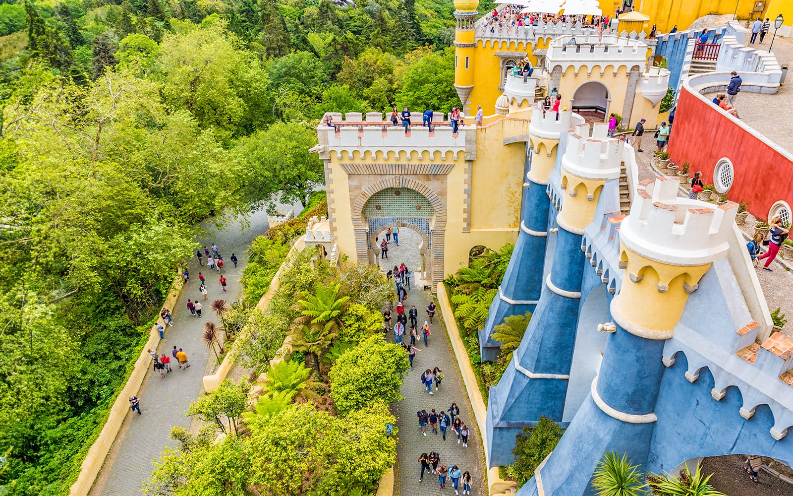 fa9ece310ee029522ae51b9458fdc151-19117-sintra-guided-tour-of-sintra--cascais-and-pena-palace-from-lisbon-09.jpg