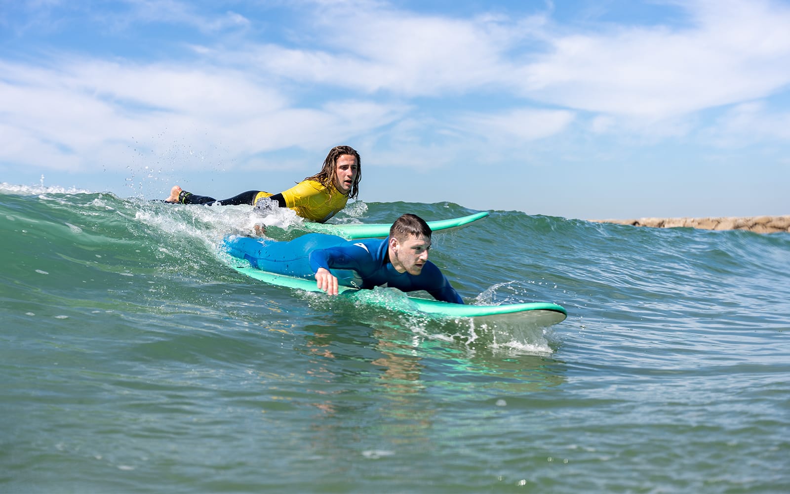 b990d02fd3345014b0bc7ba1639bb2ed-22926-lisbon-surf-lesson-in-costa-da-caparica-03.jpg