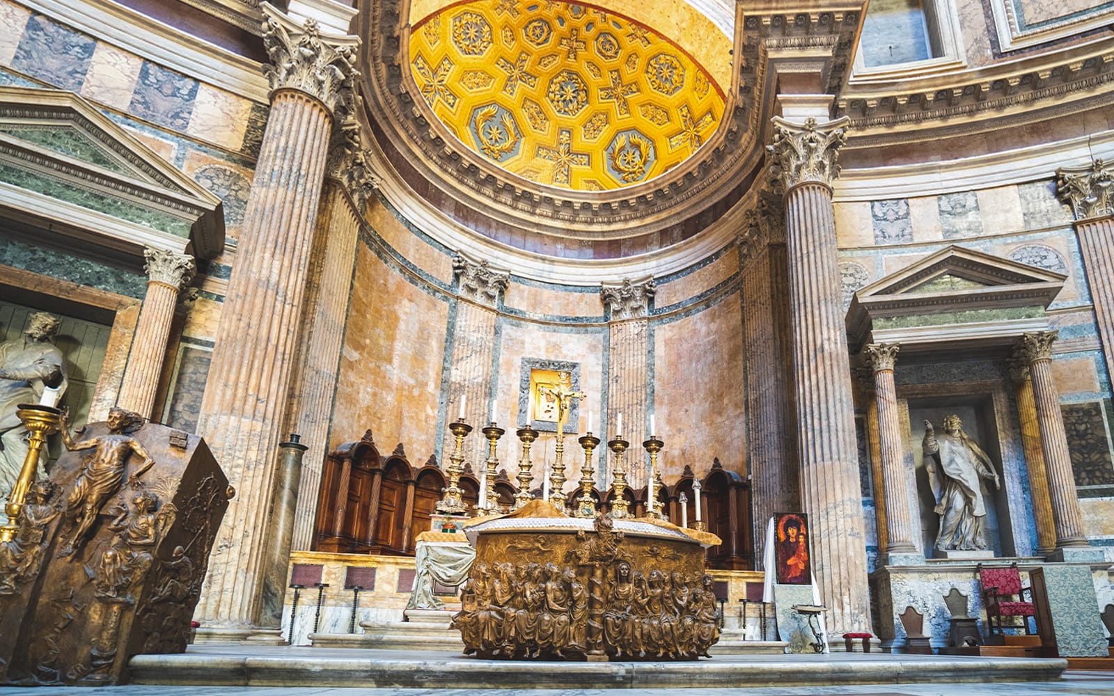 7b032186fbdd494fe396c4ab8296a131-Rome%20Pantheon%20Altar%20of%20St.%20Paul.jpg