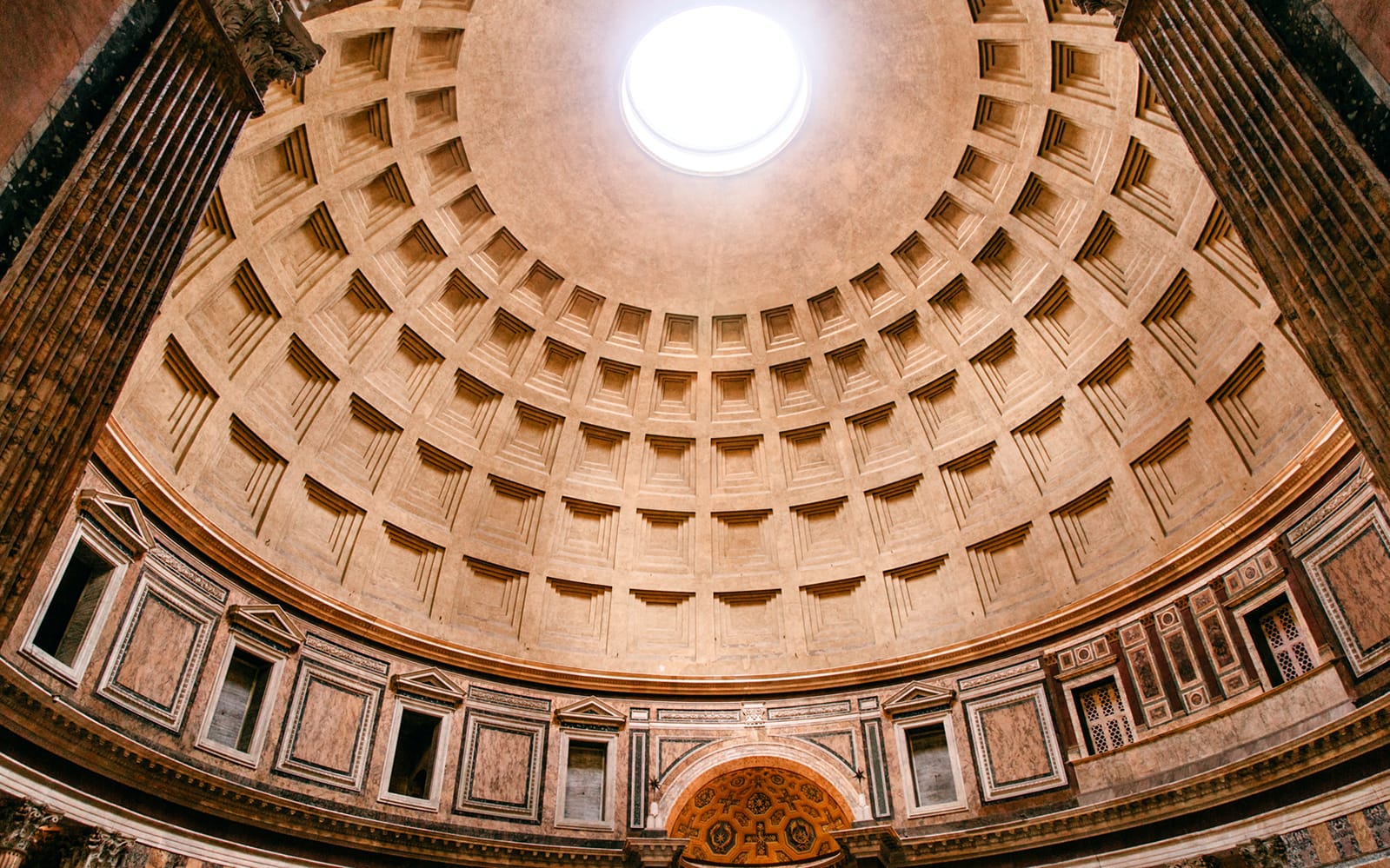 b68b447e-3811-42ef-901d-e46cc63d6b64-dome-of-pantheon-in-rome-1650.jpg