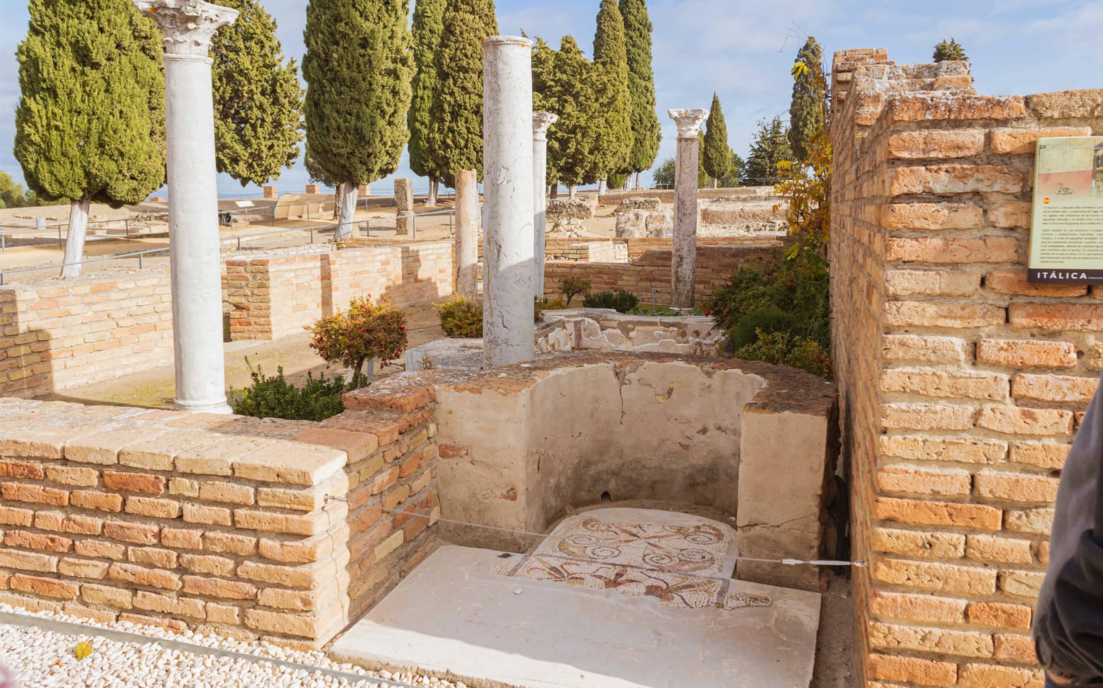 ce6423b6-fcc2-4fab-9fcf-194de23bf5bd-13336-seville-guided-tour-of-the-ruins-of-italica-06.jpg