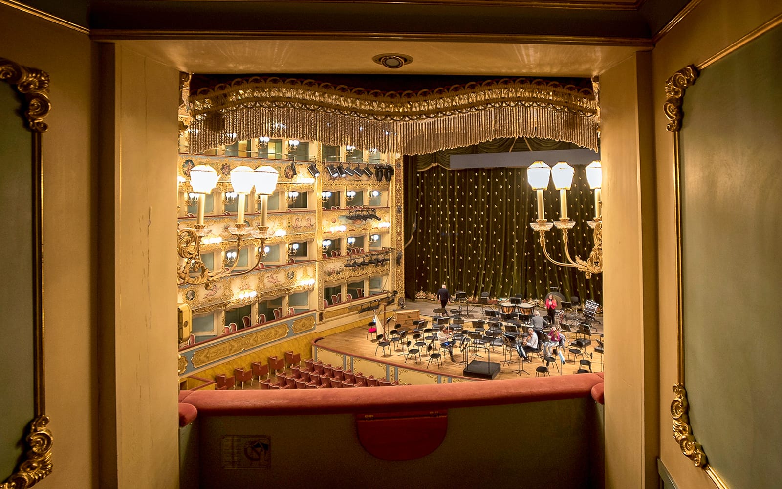 8c21f4e2da49751f45667d61cc2c7829-Teatro%20la%20Fenice%20Venice.jpg