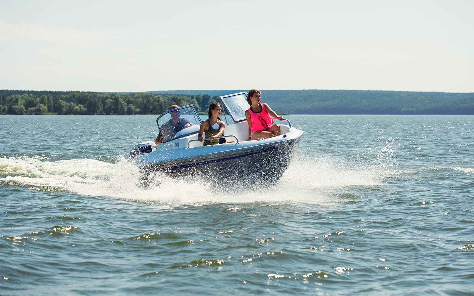 Speed Boat Tours in Whitsundays | TickYourList