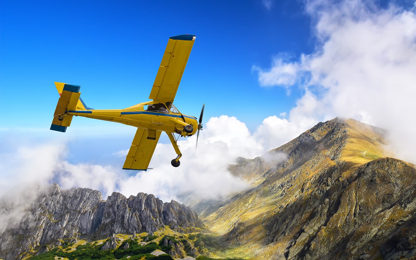 Airplane Tours in Cairns | TickYourList