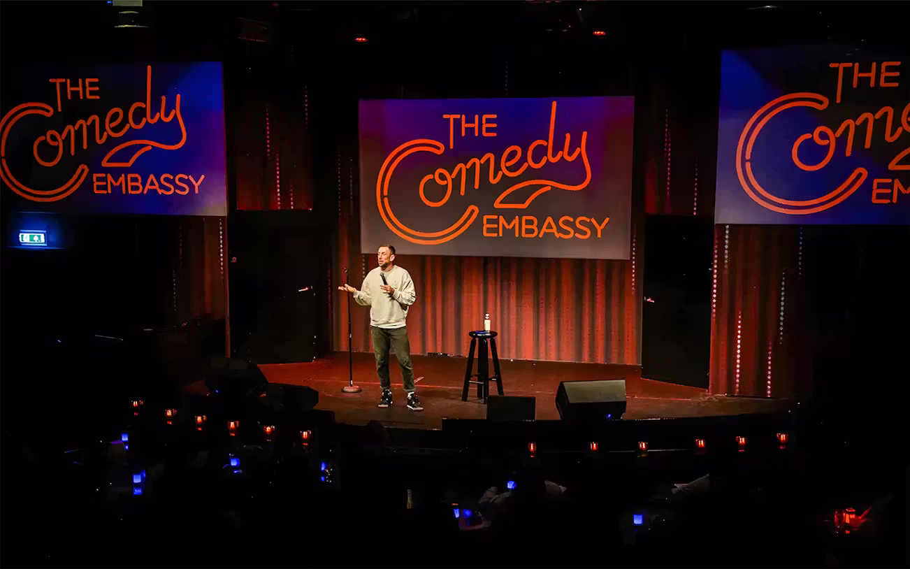 Comedy Shows-43e3e8f0293452c53923f1d05502b09a-30141-06.avif
