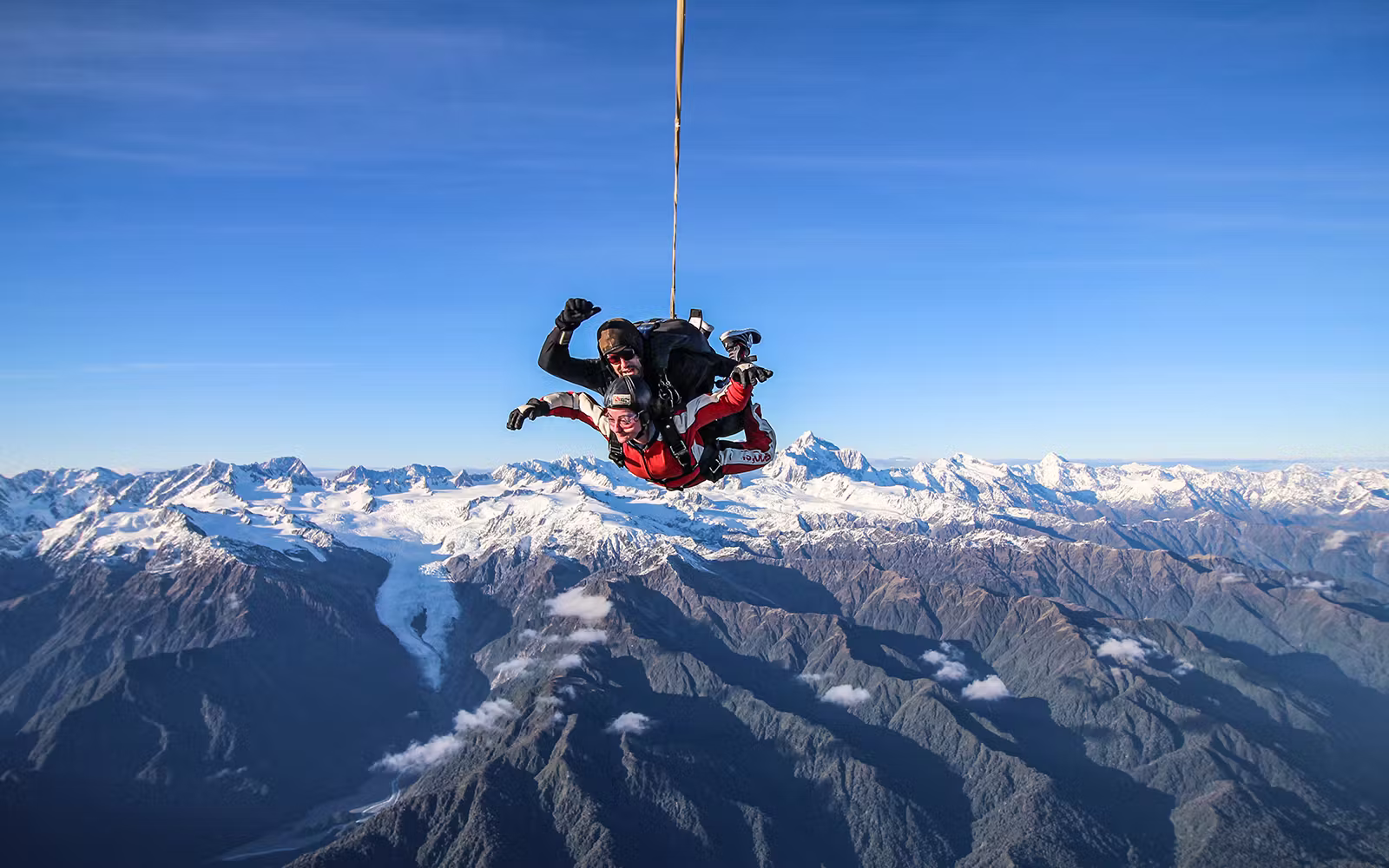 Sky Diving-f7360383aef4f850b1ad7525bab0eb9b-19450-franz-josef-franz-josef-skydive--9000ft--13-000ft--16-500ft-or-20-000ft-03.avif