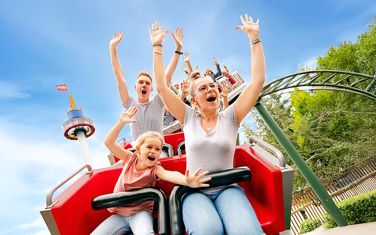 Theme Parks-c3cb645e-5ff8-4650-a8aa-9e636de14be4-1751960516938-289884.avif
