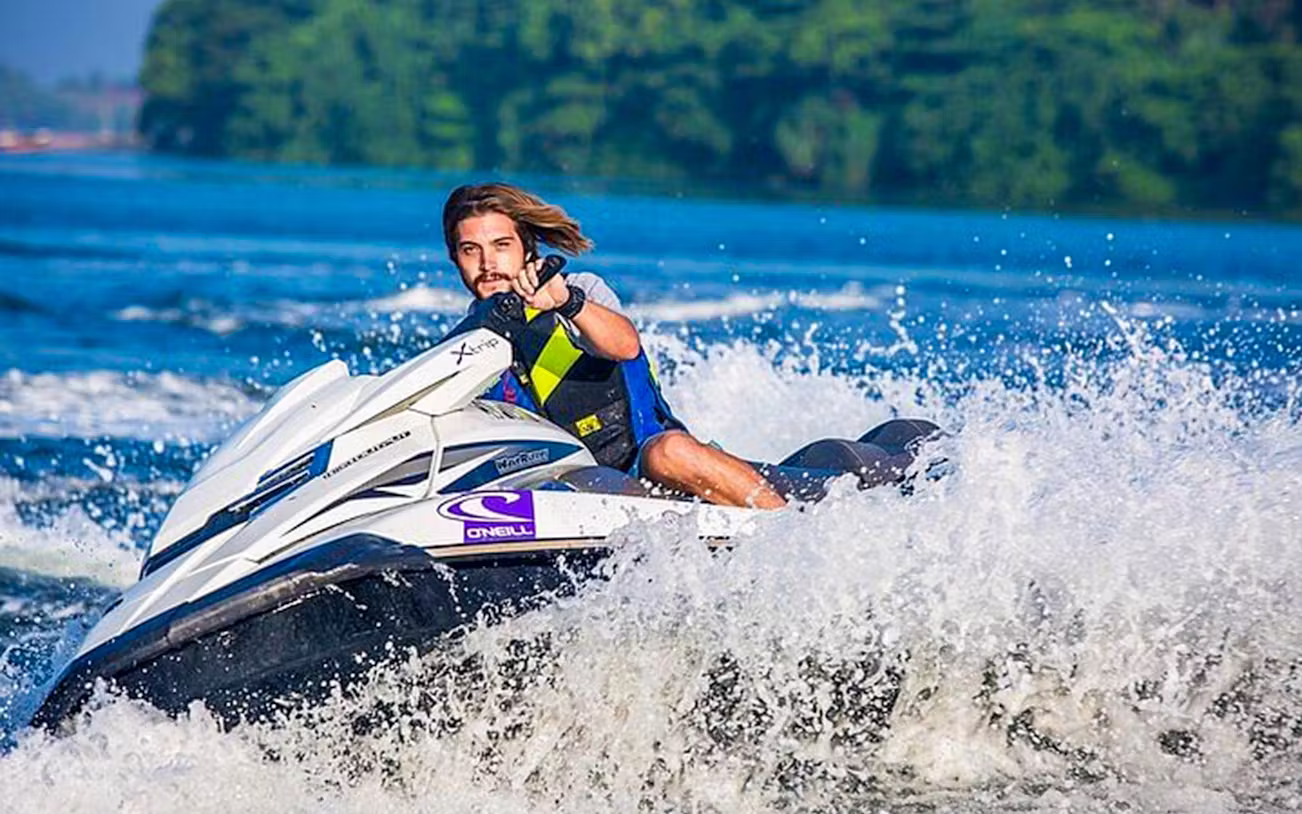 Jet Skiing-126c7463-0309-4b07-9172-7069a0ef2074-16008-miami-miami-jet-ski-rental-in-biscayne-bay-for-60-minutes-01.avif